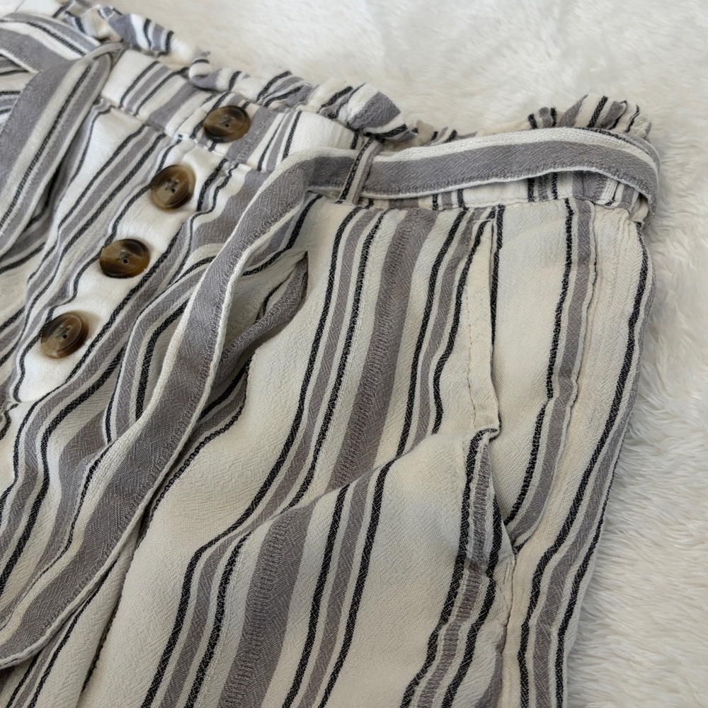 American Eagle Outfitters Striped Shorts | Size M - Picture 7 of 9